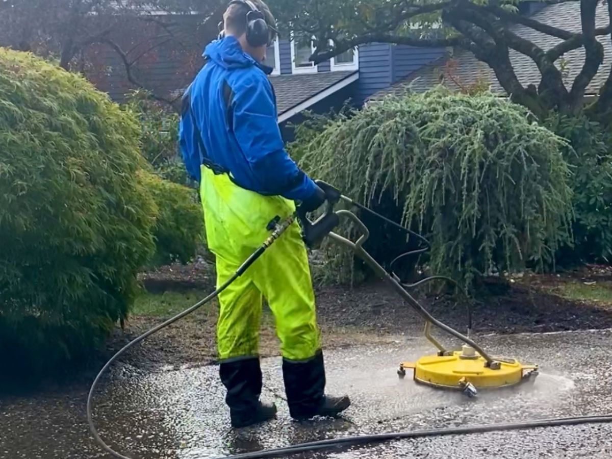 Surface cleaning a driveway in the Kirkland area